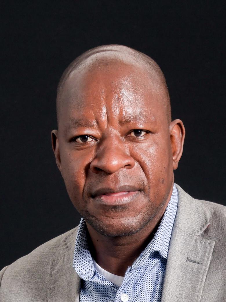  Prof R Lekganyane